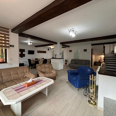 Skyline Villa Азуга Екстериор снимка