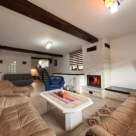 Skyline Villa Азуга Екстериор снимка