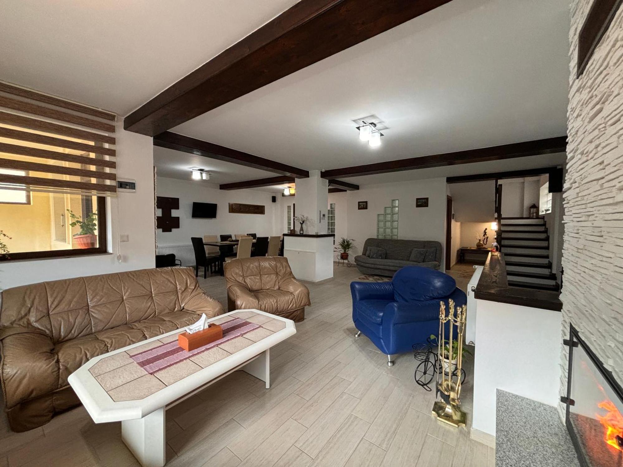 Skyline Villa Азуга Екстериор снимка